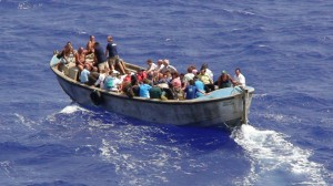 Die Bewohner von Pitcairn in einem Boot