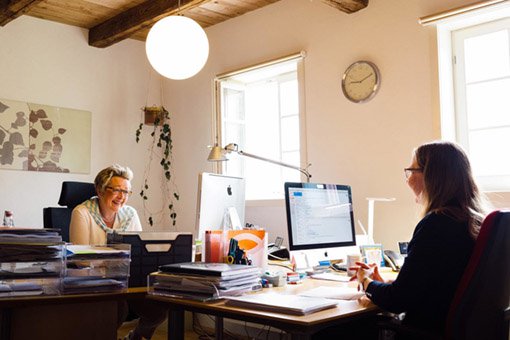 Büro und Kontakt